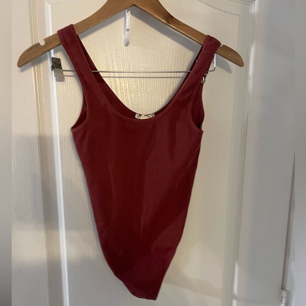 Bozzolo‎ Burgundy Sleeveless Bodysuit